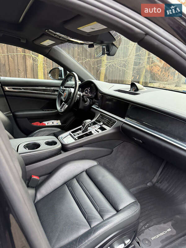 Фастбек Porsche Panamera 2016 в Василькові