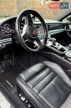 Фастбек Porsche Panamera 2016 в Василькові