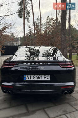 Фастбэк Porsche Panamera 2016 в 