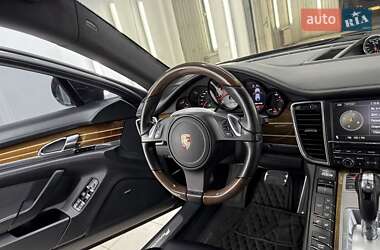 Фастбэк Porsche Panamera 2011 в Киеве