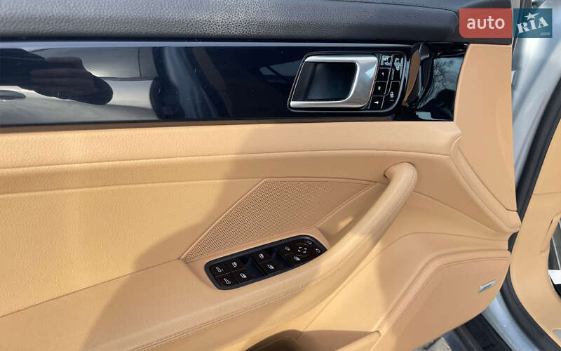 Фастбэк Porsche Panamera 2017 в Коломые