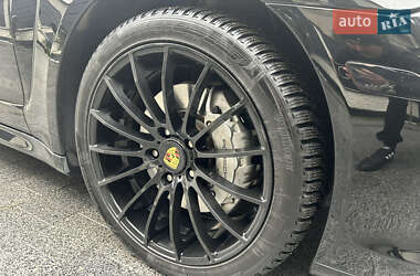 Фастбэк Porsche Panamera 2011 в 