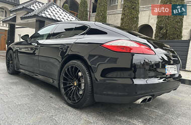 Фастбэк Porsche Panamera 2011 в 