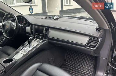 Фастбэк Porsche Panamera 2011 в 