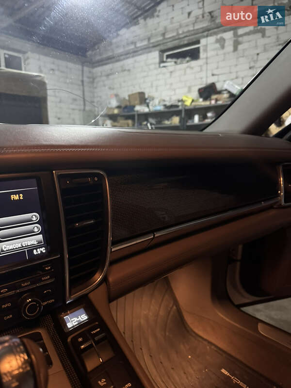 Фастбэк Porsche Panamera 2010 в Киеве