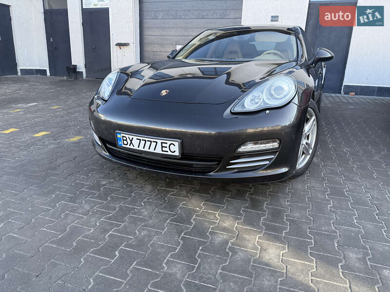 Фастбэк Porsche Panamera 2012 в Хмельницком