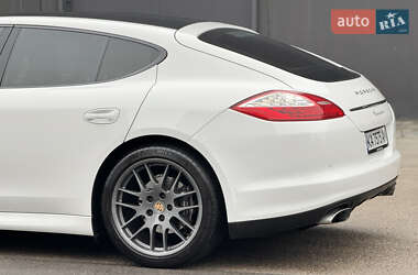 Фастбек Porsche Panamera 2011 в Києві