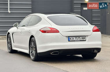 Фастбек Porsche Panamera 2011 в Києві