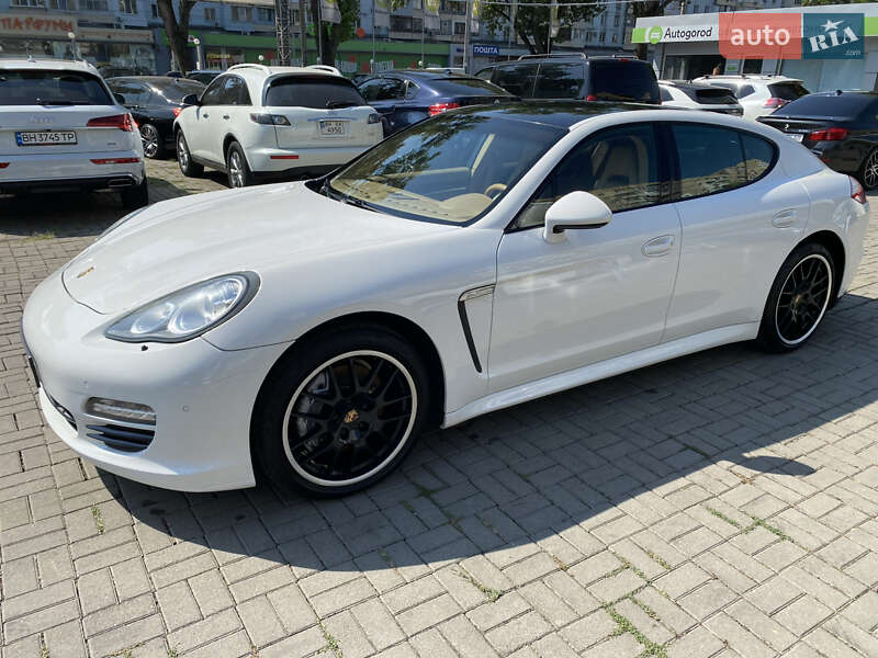 Фастбек Porsche Panamera 2012 в Одесі