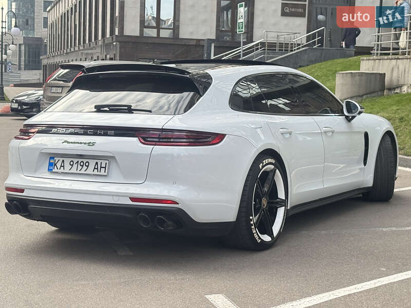 Фастбэк Porsche Panamera 2017 в Киеве