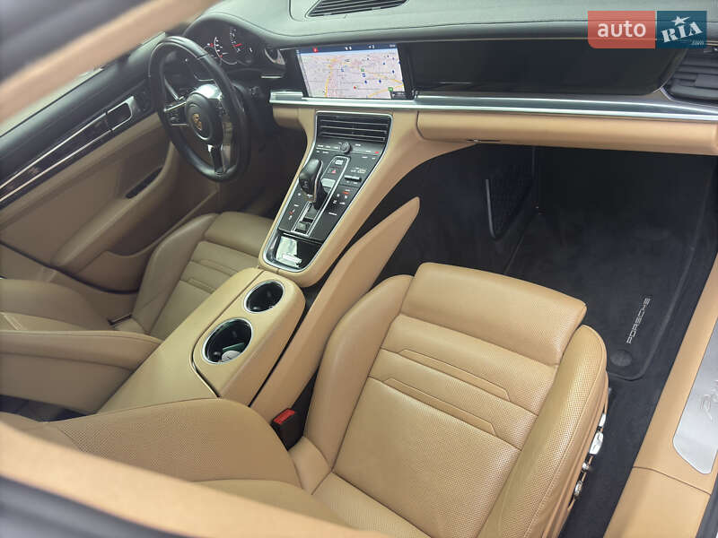 Фастбэк Porsche Panamera 2017 в Киеве