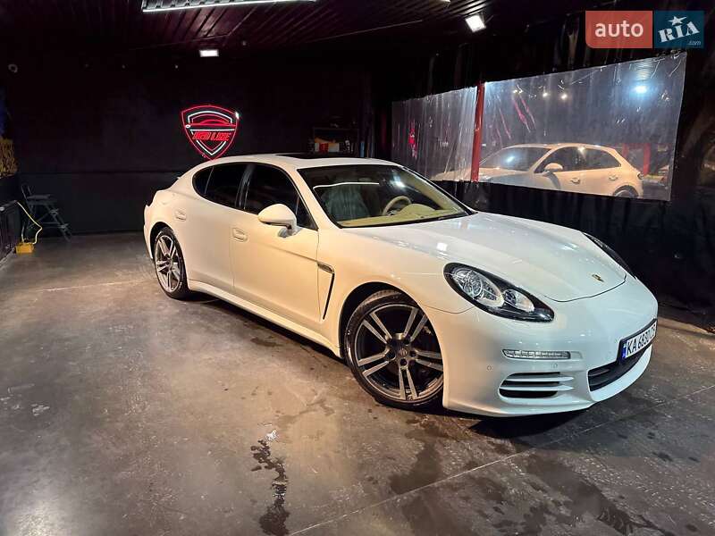 Porsche Panamera 2013