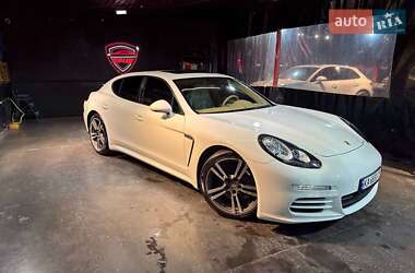 Фастбек Porsche Panamera 2013 в Києві