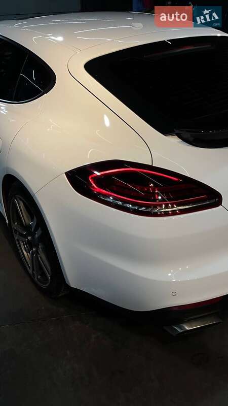 Фастбек Porsche Panamera 2013 в Києві