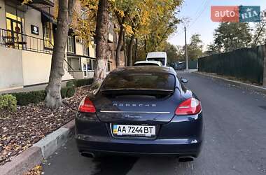 Фастбек Porsche Panamera 2012 в Києві