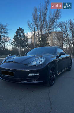 Фастбэк Porsche Panamera 2012 в Одессе