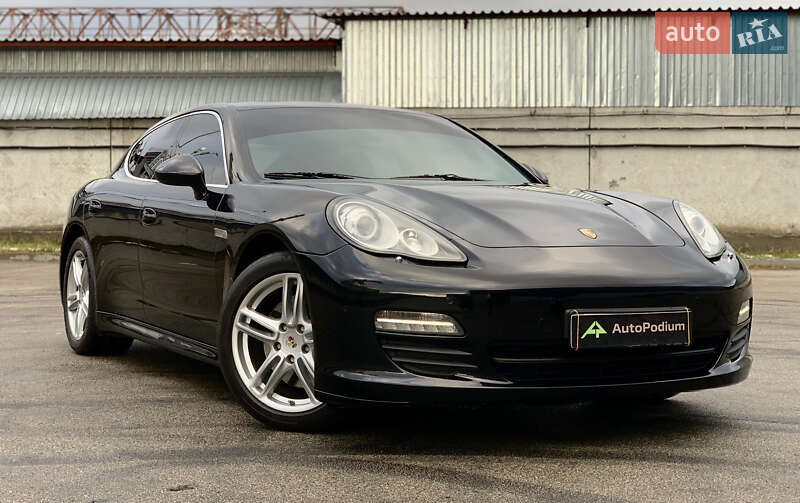 Фастбек Porsche Panamera 2009 в Києві