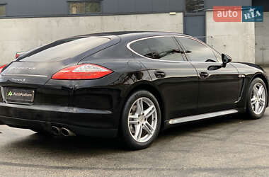 Фастбек Porsche Panamera 2009 в Києві