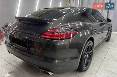 Фастбек Porsche Panamera 2012 в Києві