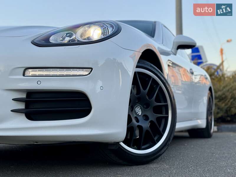 Porsche Panamera 2013