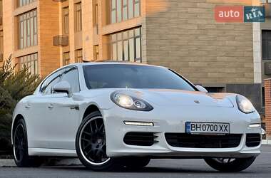 Фастбэк Porsche Panamera 2013 в Одессе