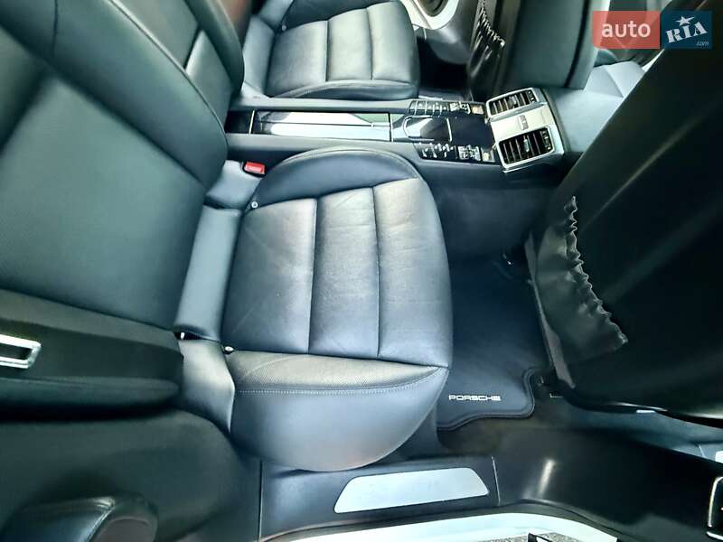 Фастбэк Porsche Panamera 2013 в Одессе фото 82 Фастбэк Porsche Panamera 2013 в Одессе
