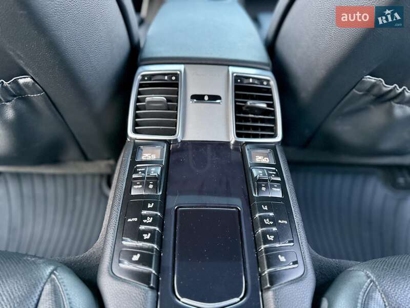 Фастбэк Porsche Panamera 2013 в Одессе фото 94 Фастбэк Porsche Panamera 2013 в Одессе