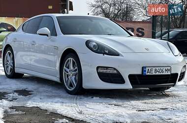 Фастбэк Porsche Panamera 2012 в Киеве