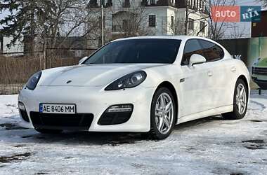 Фастбек Porsche Panamera 2012 в Києві