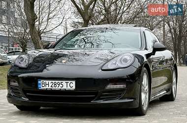 Фастбэк Porsche Panamera 2011 в Одессе