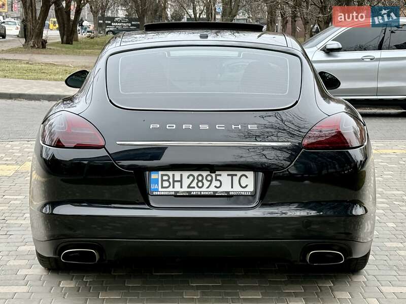 Фастбэк Porsche Panamera 2011 в Одессе