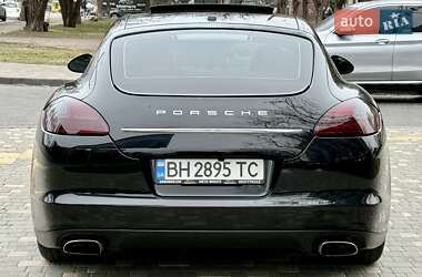 Фастбэк Porsche Panamera 2011 в Одессе