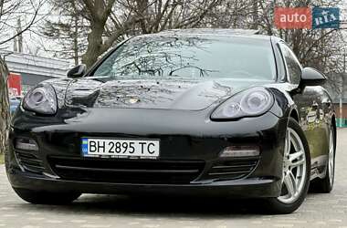Фастбек Porsche Panamera 2011 в Одесі