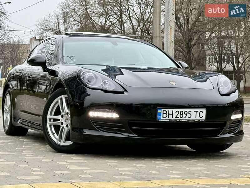 Фастбэк Porsche Panamera 2011 в Одессе
