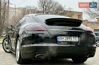 Фастбэк Porsche Panamera 2011 в Одессе