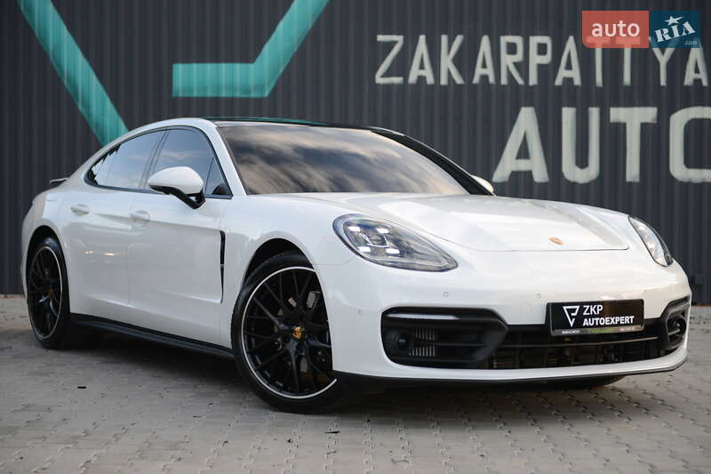 Porsche Panamera 2023