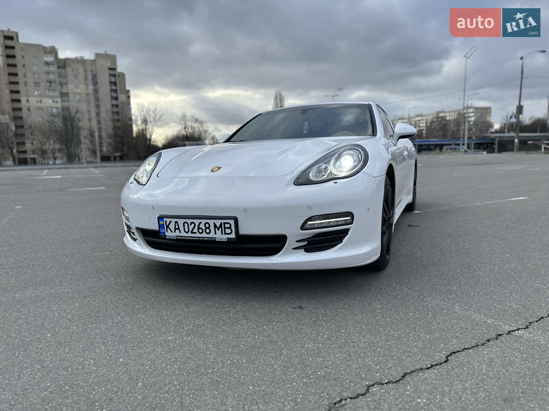 Фастбэк Porsche Panamera 2010 в Киеве