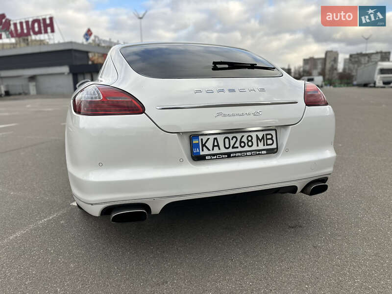 Фастбэк Porsche Panamera 2010 в Киеве