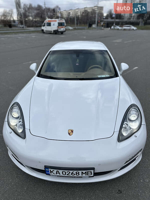 Фастбэк Porsche Panamera 2010 в Киеве