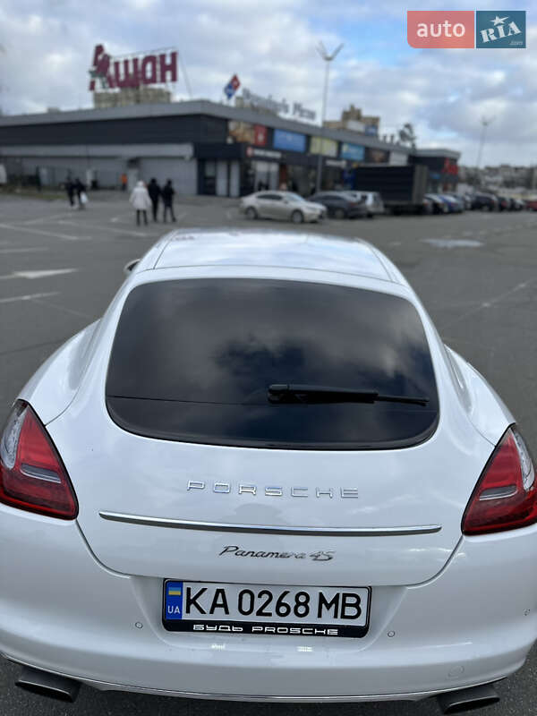 Фастбэк Porsche Panamera 2010 в Киеве