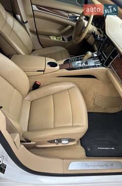 Фастбэк Porsche Panamera 2010 в 