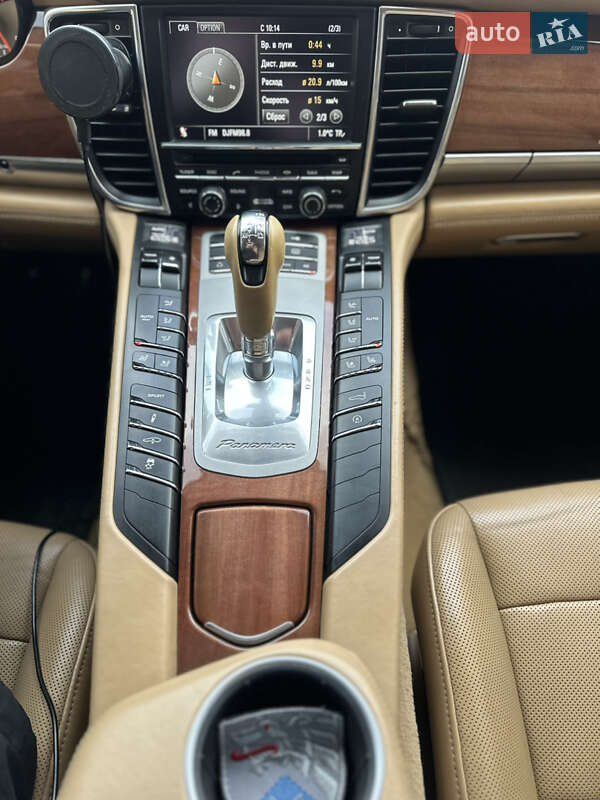 Фастбэк Porsche Panamera 2010 в Киеве