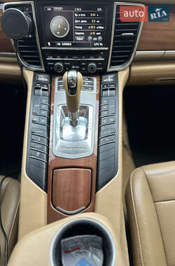Фастбэк Porsche Panamera 2010 в 