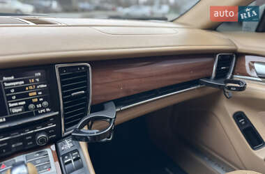 Фастбэк Porsche Panamera 2010 в 