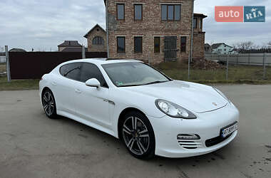 Фастбек Porsche Panamera 2012 в 
