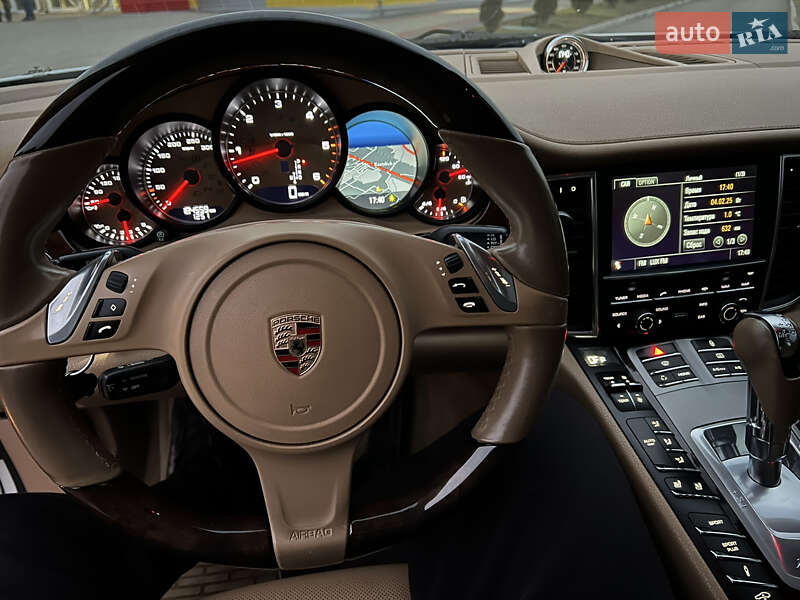 Фастбэк Porsche Panamera 2012 в Коломые