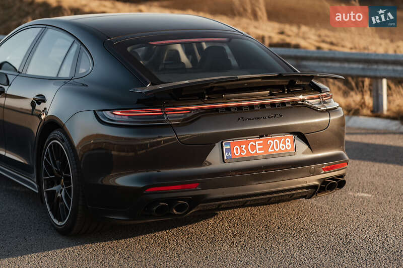 Фастбэк Porsche Panamera 2023 в Ровно
