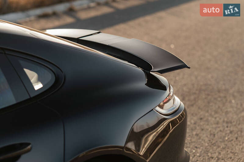 Фастбэк Porsche Panamera 2023 в Ровно
