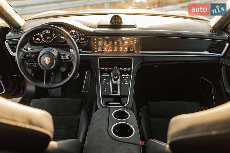 Фастбэк Porsche Panamera 2023 в Ровно