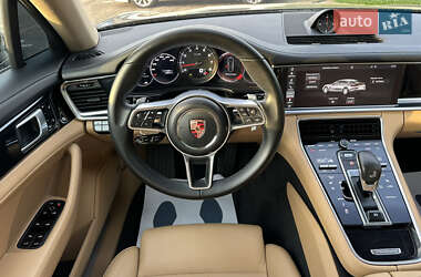 Фастбек Porsche Panamera 2018 в 